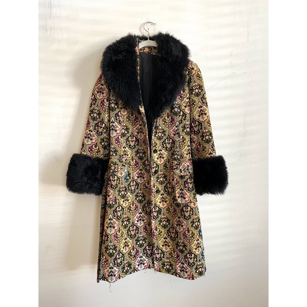Private Collection: Vintage Tapestry Coat. Small - Picture 4 of 9